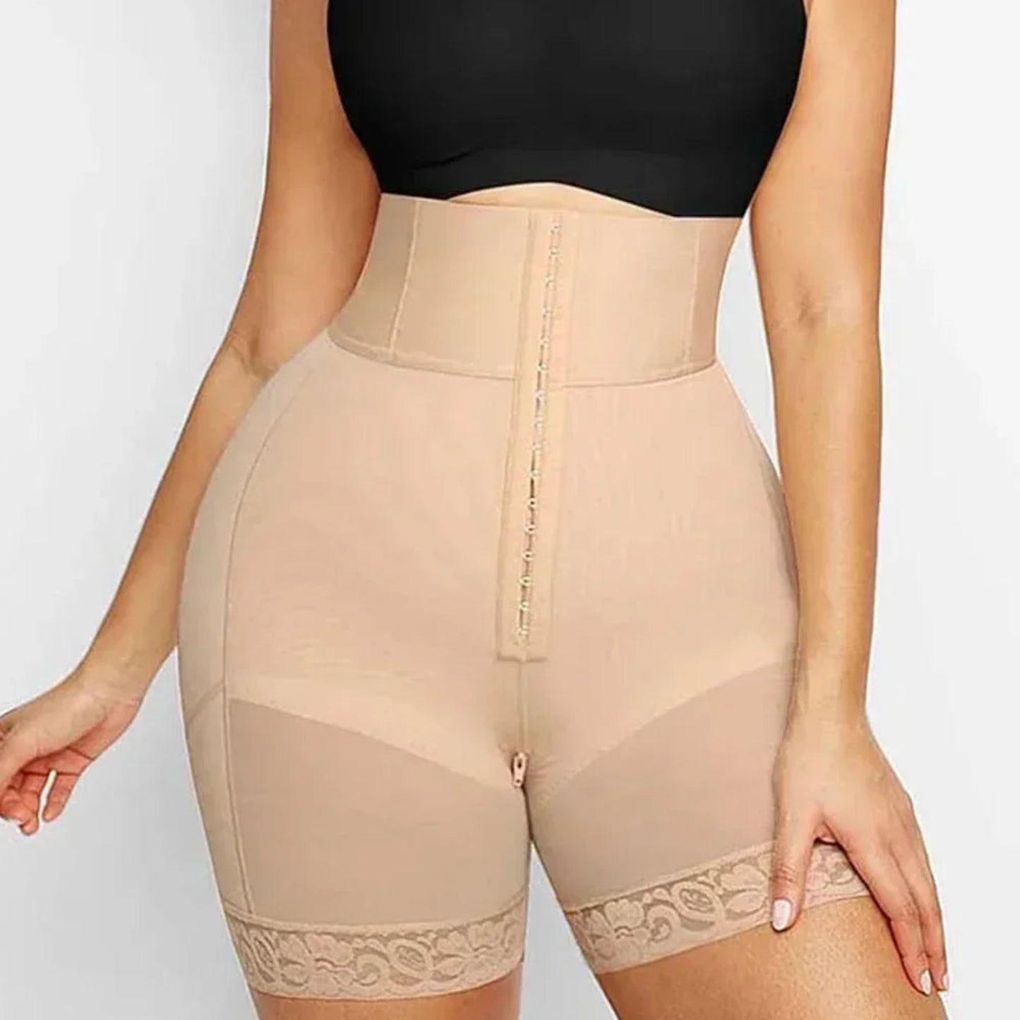 Short Gainant à Crochets – Taille Haute & Maintien Confortable | Curvia