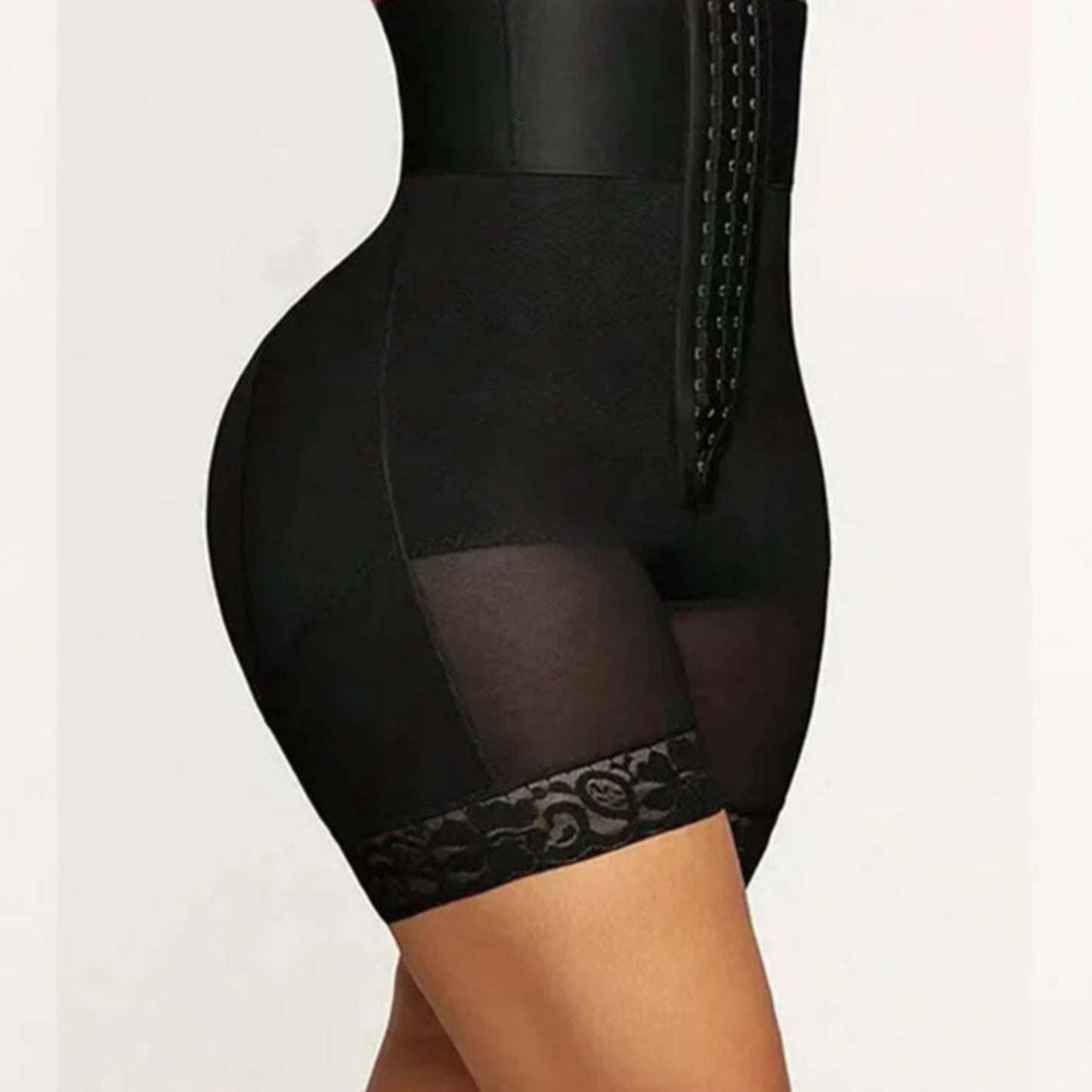 Short Gainant Taille Haute – Ceinture à Crochets Ajustable | Curvia