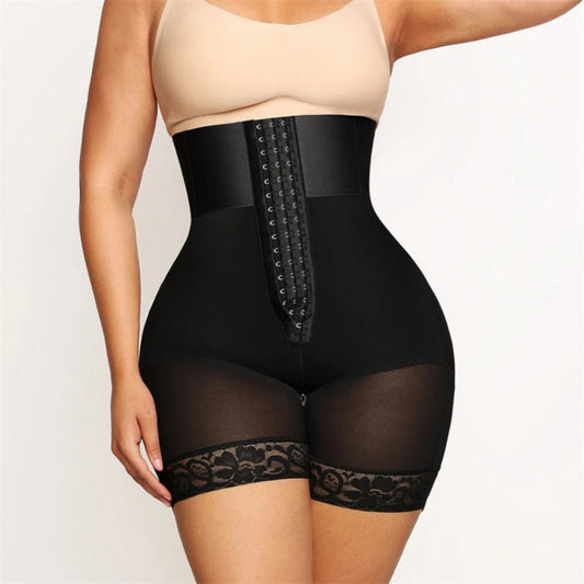 Short Gainant Taille Haute – Ceinture à Crochets Ajustable | Curvia